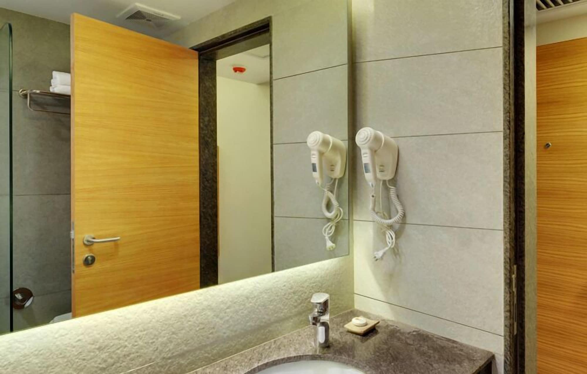 Hotel Suba Elite Vadodara Eksteriør billede