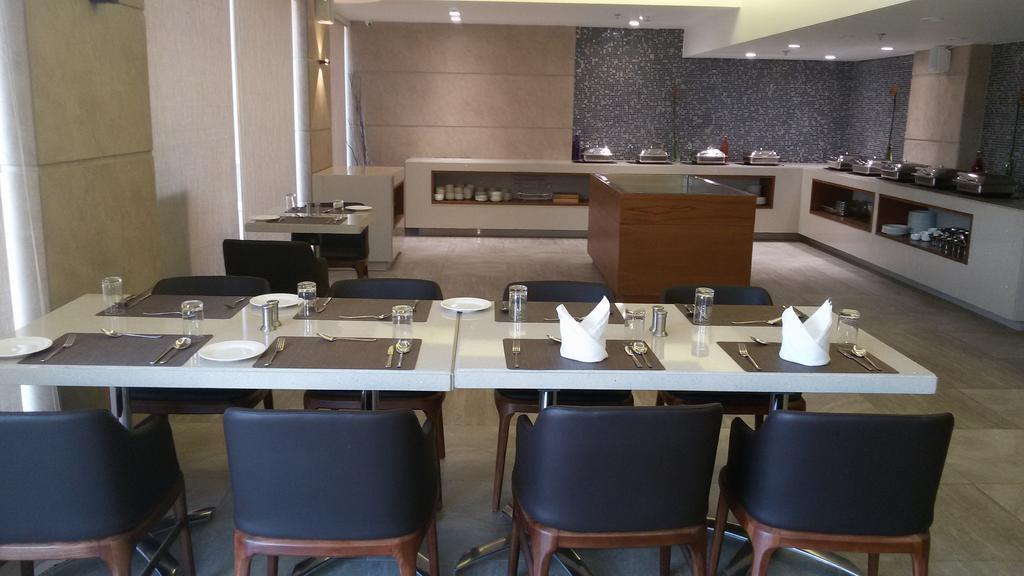 Hotel Suba Elite Vadodara Eksteriør billede